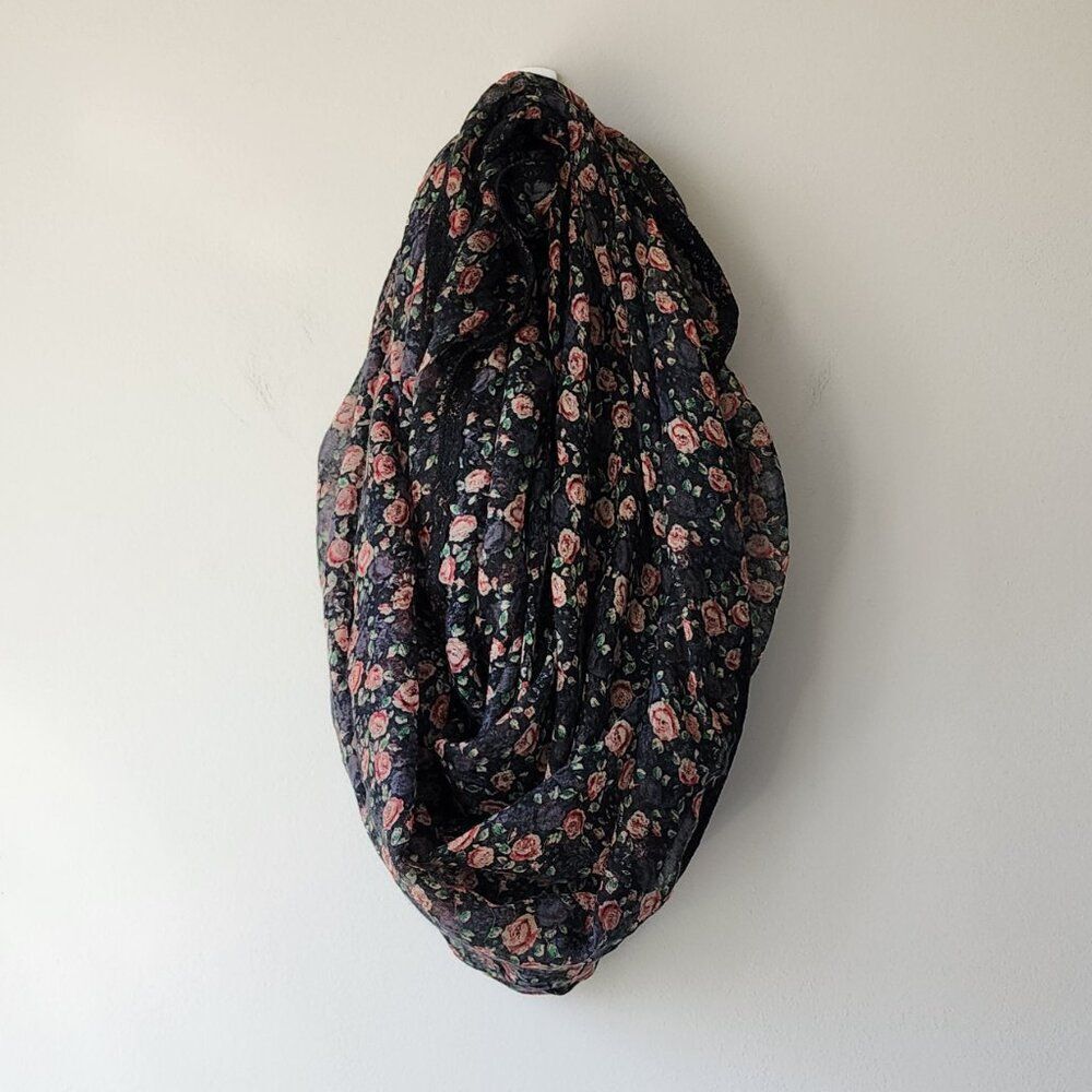 BP Floral Infinity Scarf | OS | Lace Trim Roses EUC